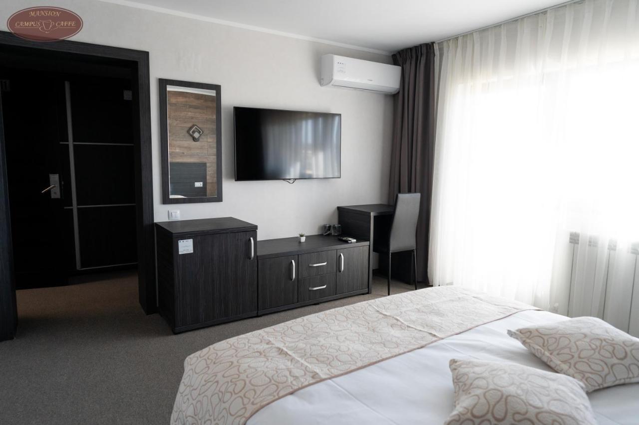 Campus Caffe Mansion Hotel Buzau Exterior photo